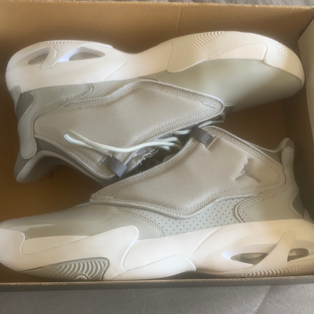 Jordan Max Aura 4